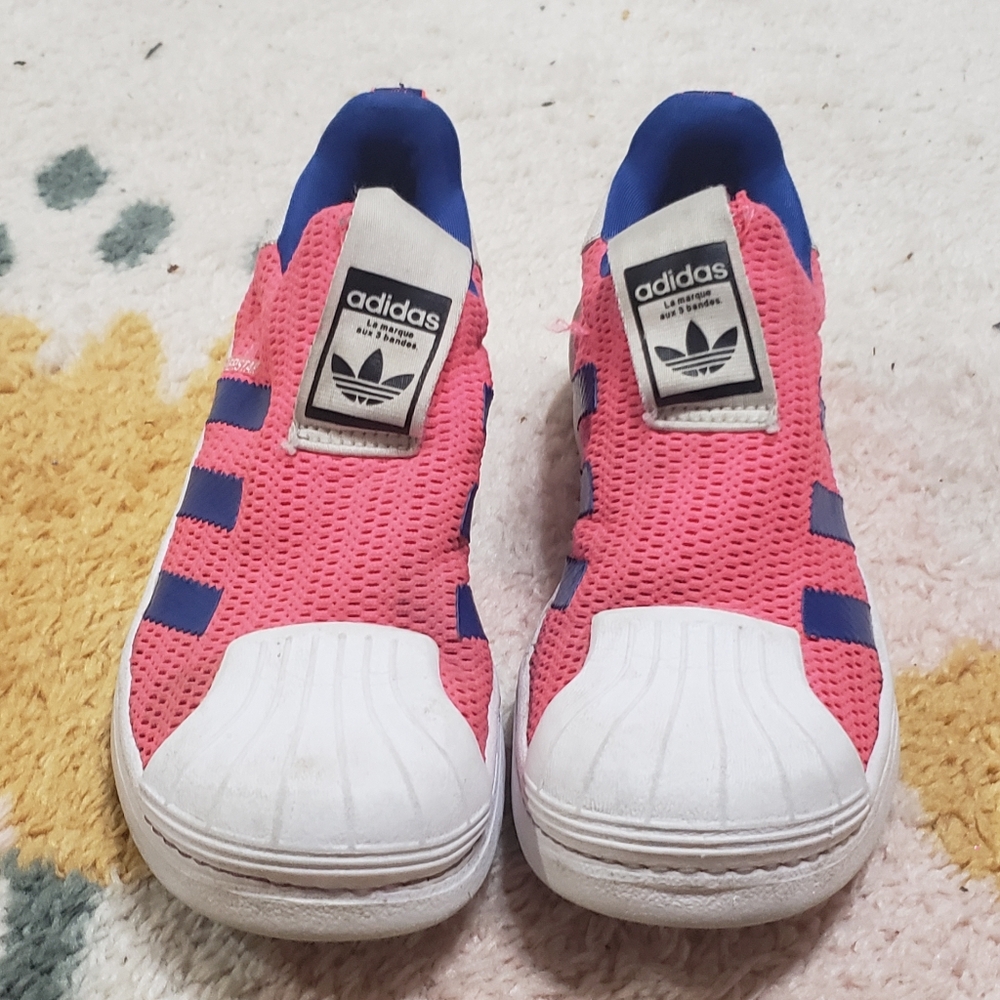 Girls Adidas slip on Superstar tennis shoes sz 1 1/2
